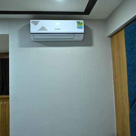 Hotel Sury Villa Ahmedabad Ngoại thất bức ảnh