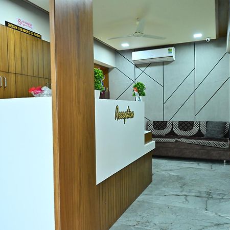 Hotel Sury Villa Ahmedabad Ngoại thất bức ảnh