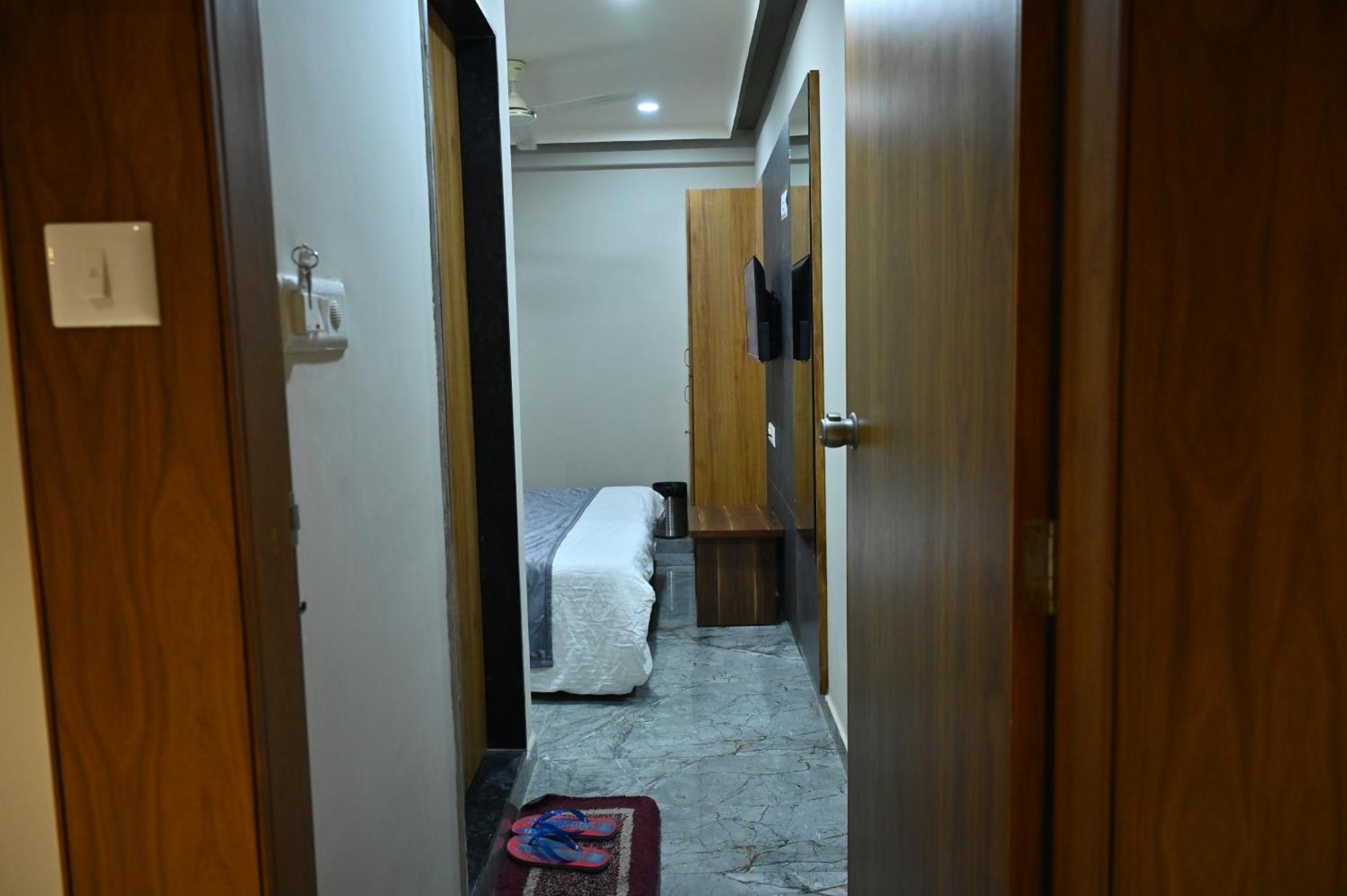 Hotel Sury Villa Ahmedabad Ngoại thất bức ảnh
