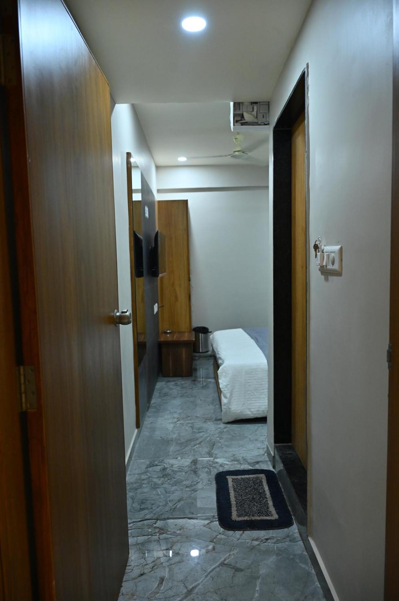 Hotel Sury Villa Ahmedabad Ngoại thất bức ảnh