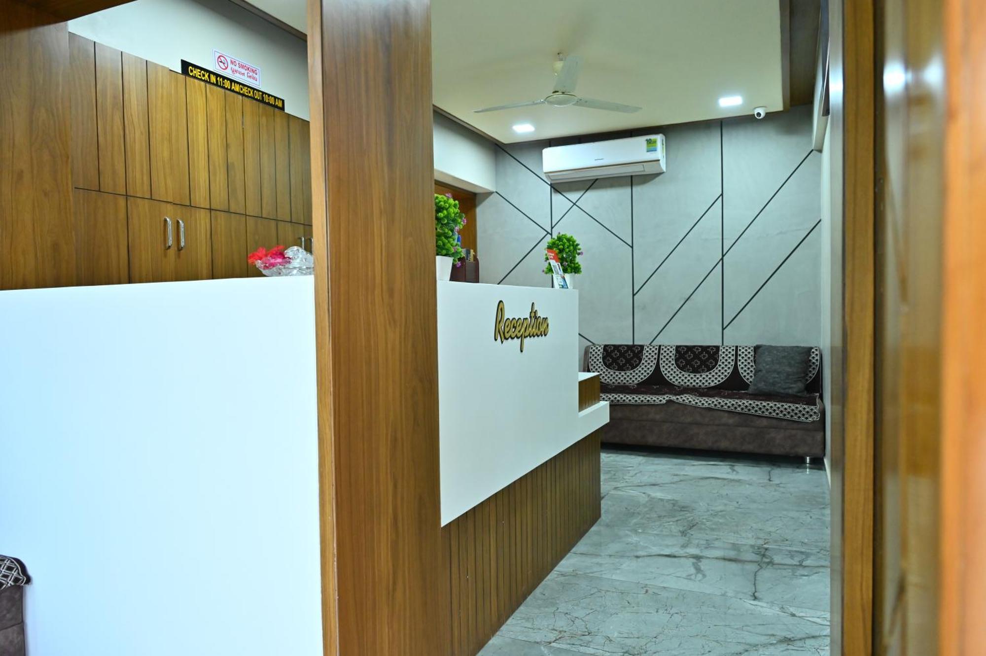 Hotel Sury Villa Ahmedabad Ngoại thất bức ảnh