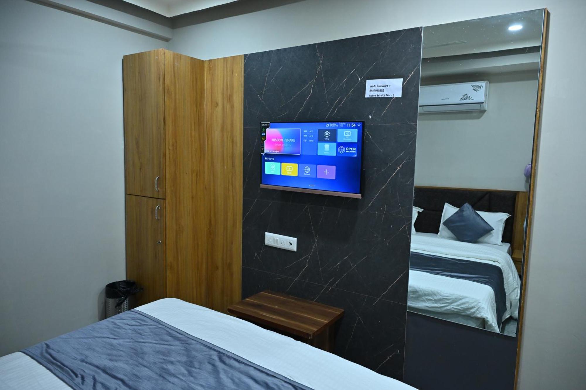 Hotel Sury Villa Ahmedabad Ngoại thất bức ảnh